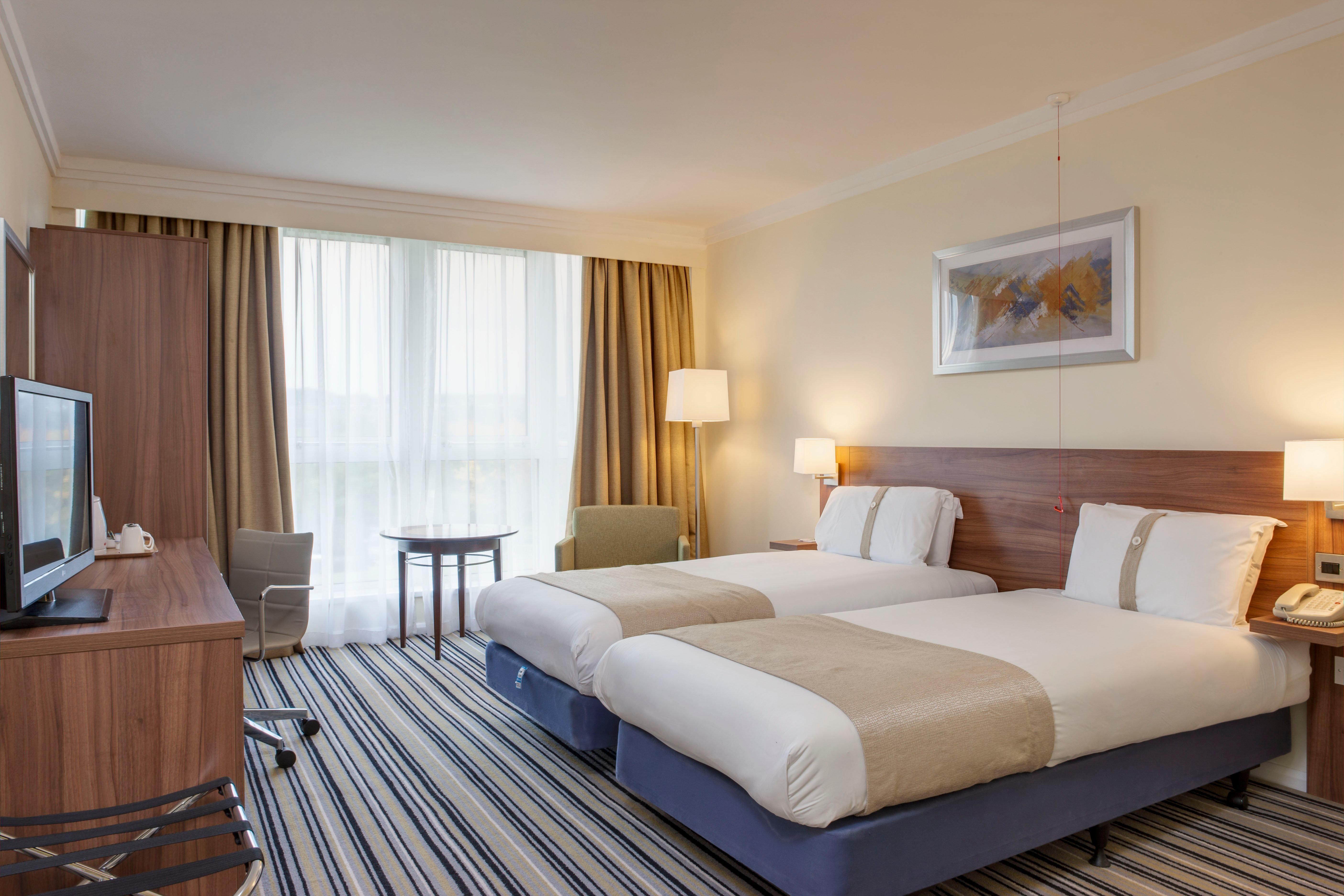 Holiday Inn Leeds Brighouse By Ihg Экстерьер фото