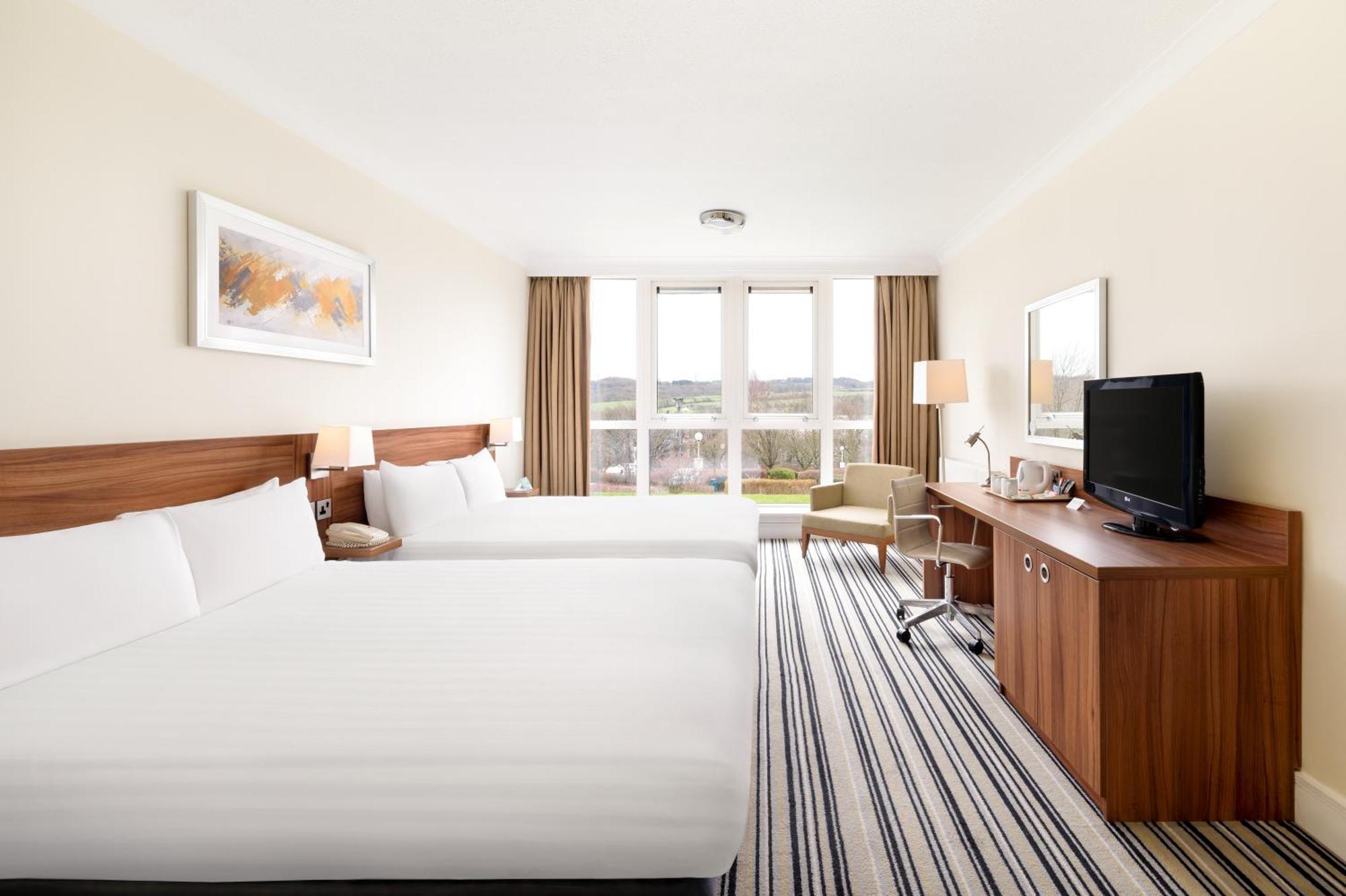 Holiday Inn Leeds Brighouse By Ihg Экстерьер фото