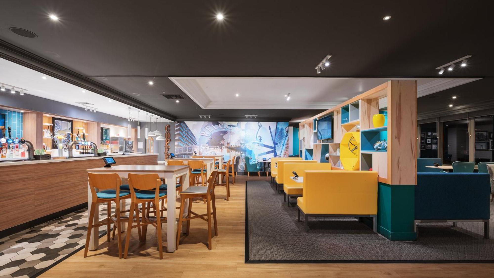 Holiday Inn Leeds Brighouse By Ihg Экстерьер фото