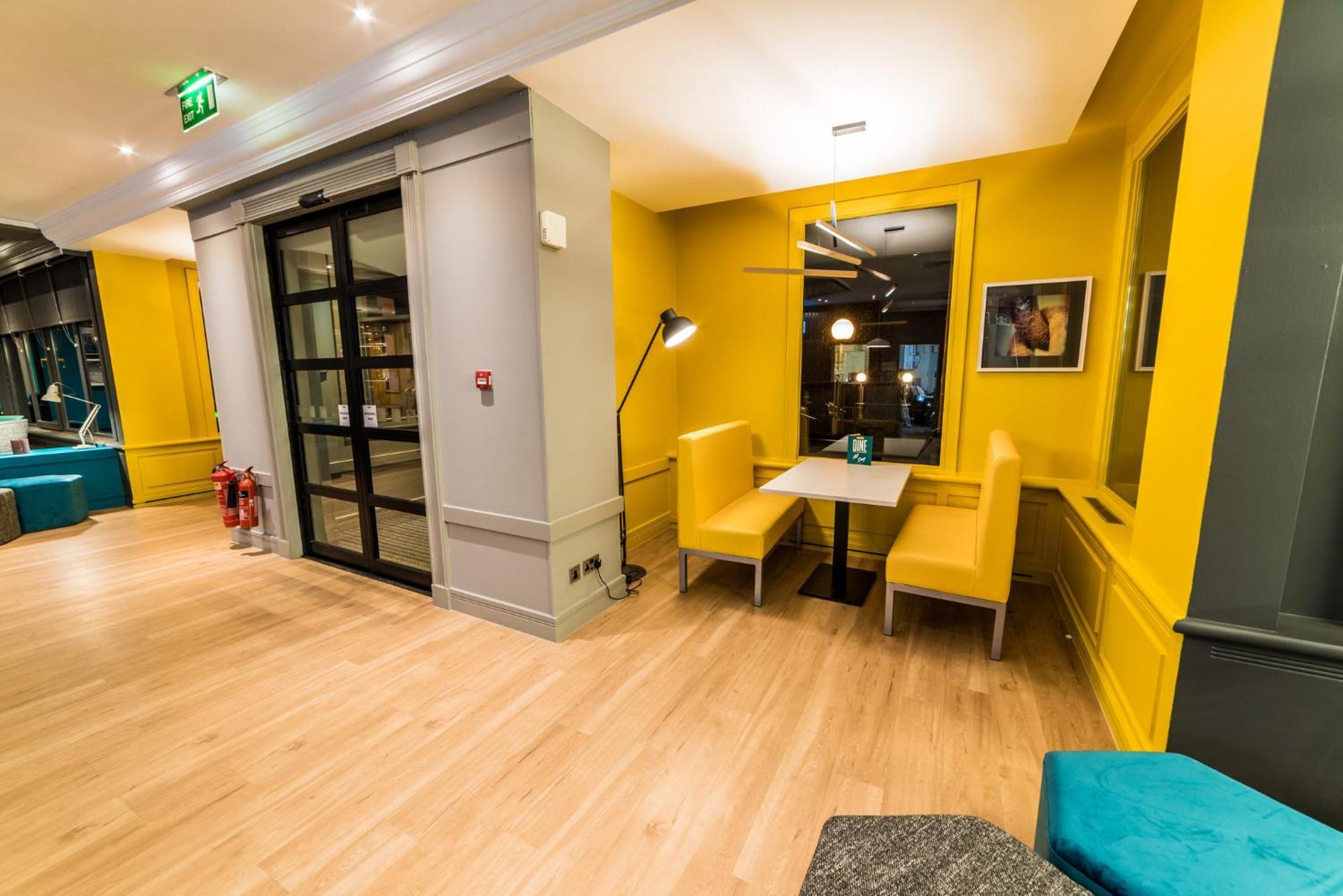 Holiday Inn Leeds Brighouse By Ihg Экстерьер фото