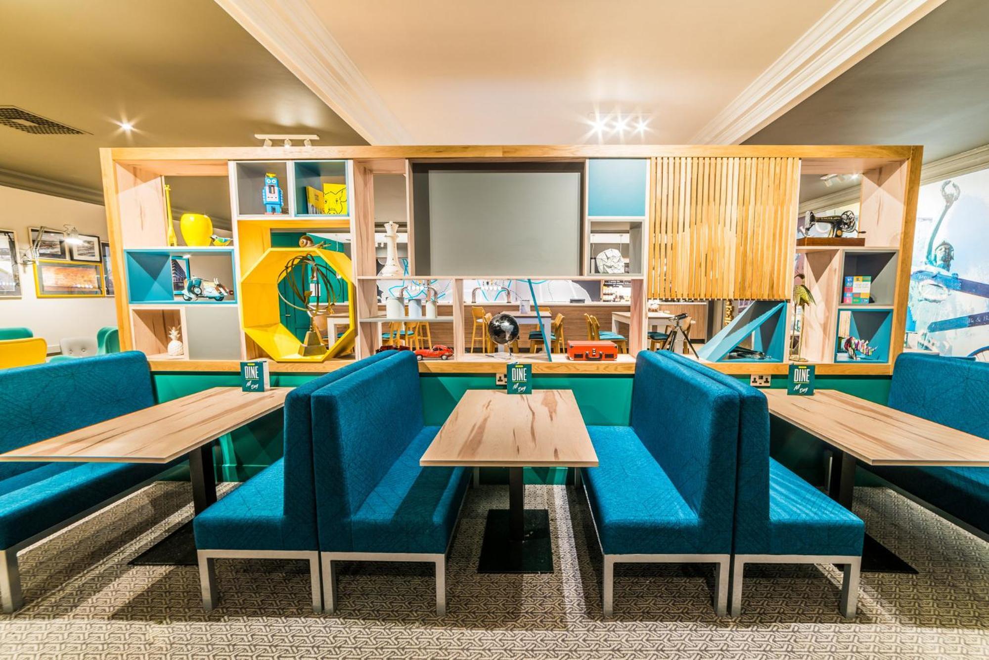 Holiday Inn Leeds Brighouse By Ihg Экстерьер фото