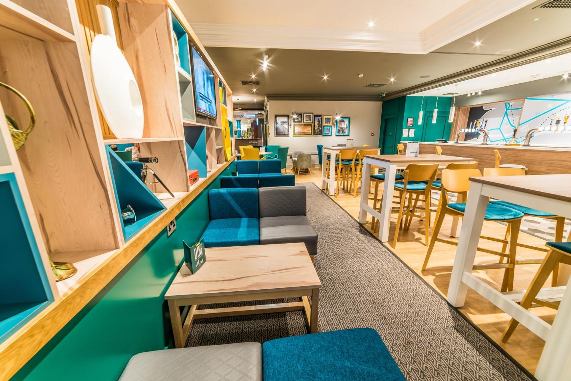 Holiday Inn Leeds Brighouse By Ihg Экстерьер фото